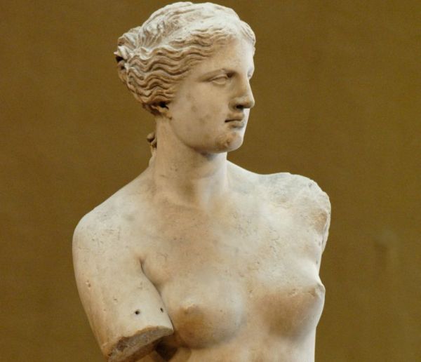 La Venus de Milo sin sus brazos.